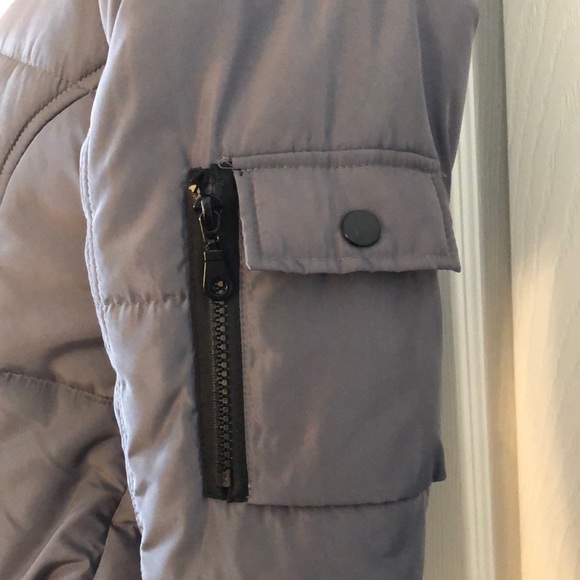 Beautiful gray puffer jacket - Picture 7 of 16